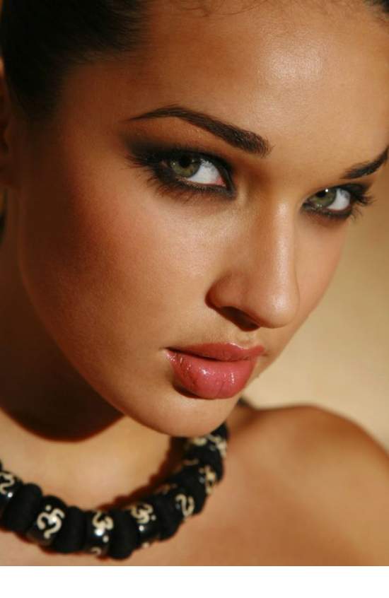 Pretty eyes hot girls with 30 Most