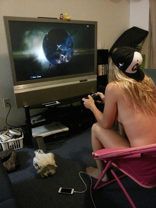 Typical gamer naked 🍓 Gaming Done Right. - Imgur