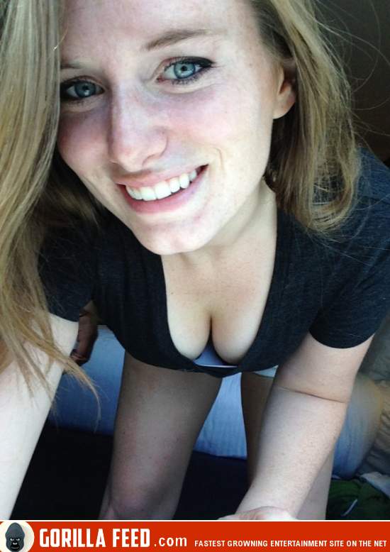 Some cleavage to stare at (20 Pictures) .